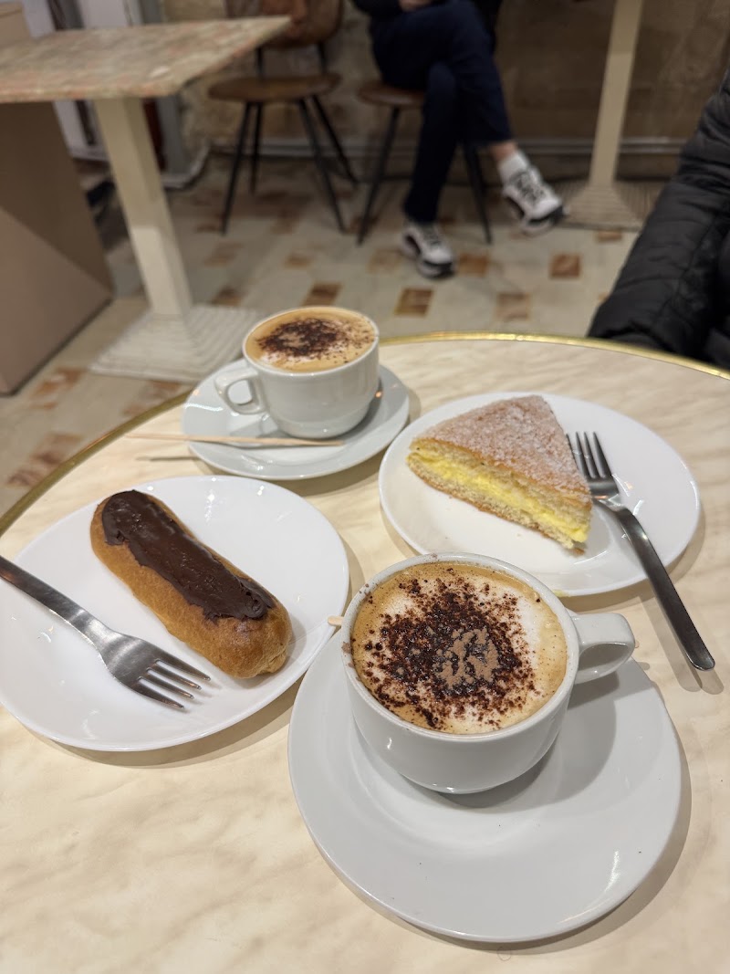Boulangerie Les Arts Gourmands - Boulangerie Les Arts Gourmands 26 Rue Saint-André des Arts, 75006 Paris, France