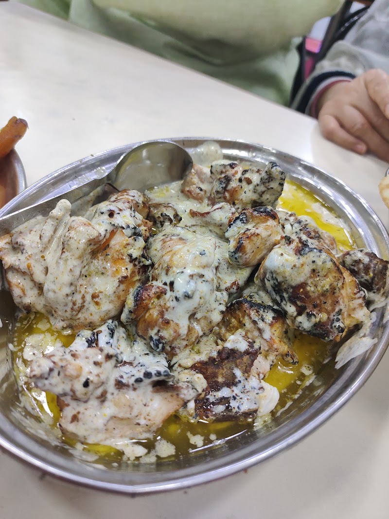Akram Qureshi Foods - Akram Qureshi Foods 180, Matia Mahal Rd, Bazar Matia Mahal, Jama Masjid, Old Delhi, New Delhi, Delhi, 110006, India