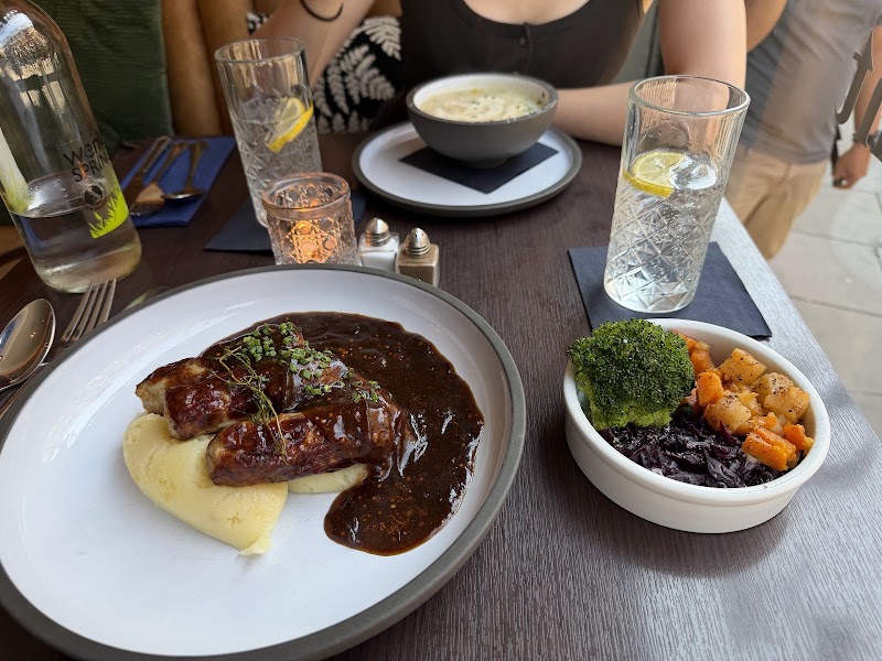Hobbson's Restaurant Cambridge - Hobbson's Restaurant Cambridge 15 Trinity St, Cambridge CB2 1TB, UK