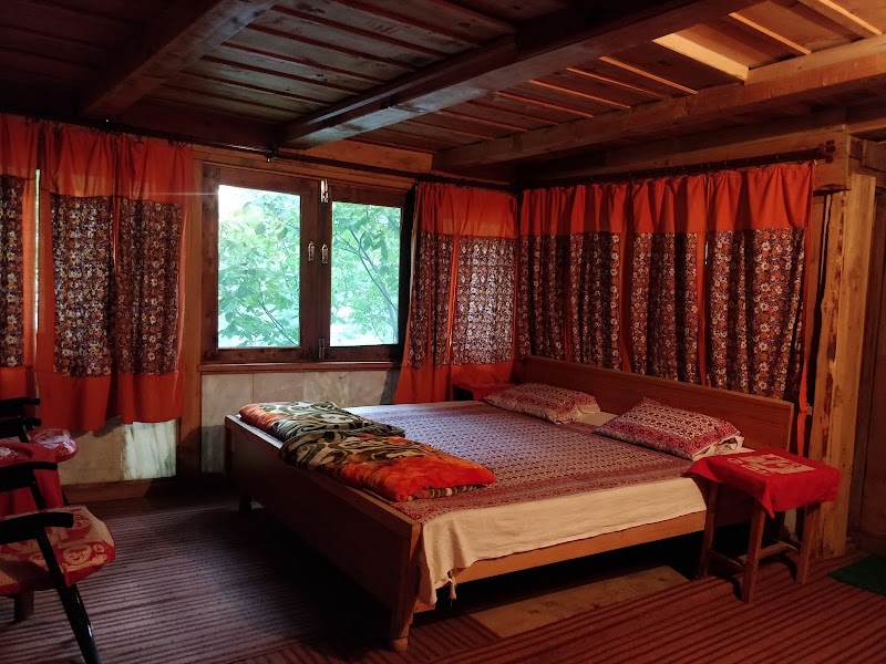 Shringi Vatika Home Stay Jibhi - Shringi Vatika Home Stay Jibhi BANJAR, SHRIGPUR, Ghiyagi, Himachal Pradesh 175123, India