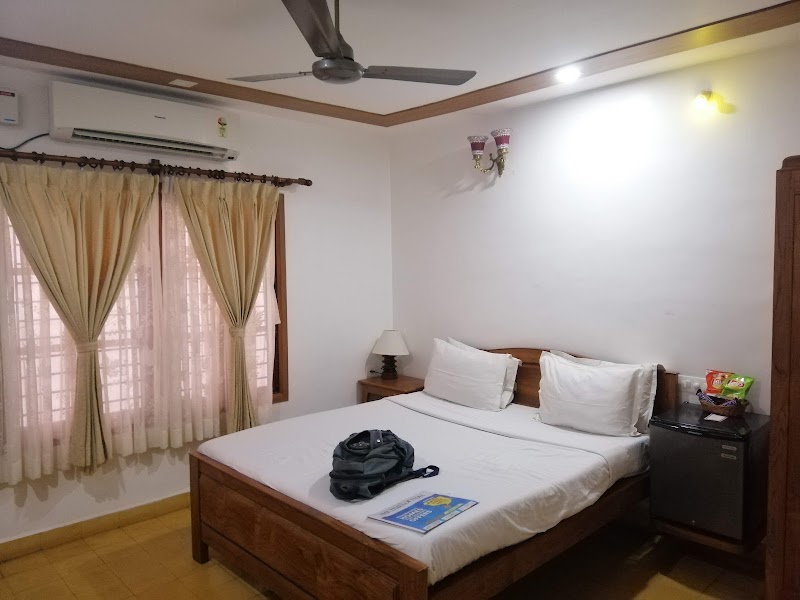 Cours Chabrol - Cours Chabrol 60, Goubert Ave, White Town, Puducherry, 605001, India