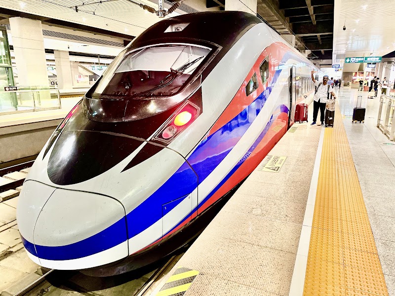 Kunming South railway station - Kunming South railway station China, Yun Nan Sheng, Kun Ming Shi, Cheng Gong Qu, 南昆货运站支线段 邮政编码: 650501