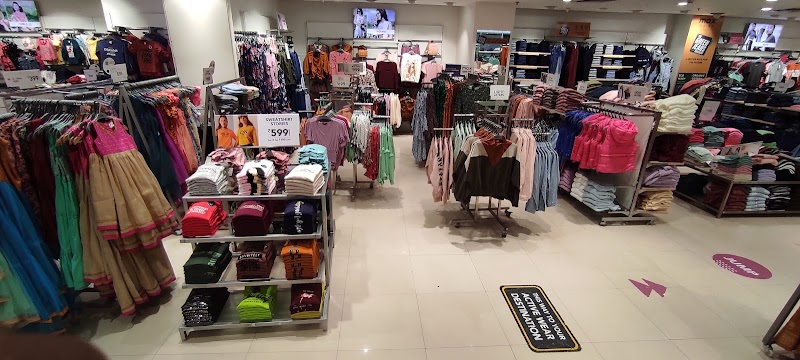 Max - Max MGF Metropolis Mall, Metro Station, Near, Mehrauli-Gurgaon Rd, Sector 28, Maruti Housing Colony, Gurugram, Haryana 122001, India