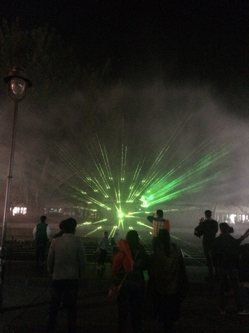 Plaza Fountain - Plaza Fountain, PQRJ+5PQ, Shopping Plaza, 17D, Sector 17, Chandigarh, 160017, India