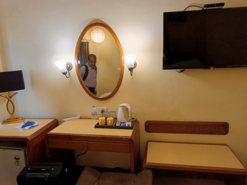निरुला होटल - निरुला होटल C -135, Amaltash Marg, C Block, Sector 2, Noida, Uttar Pradesh 201301, India