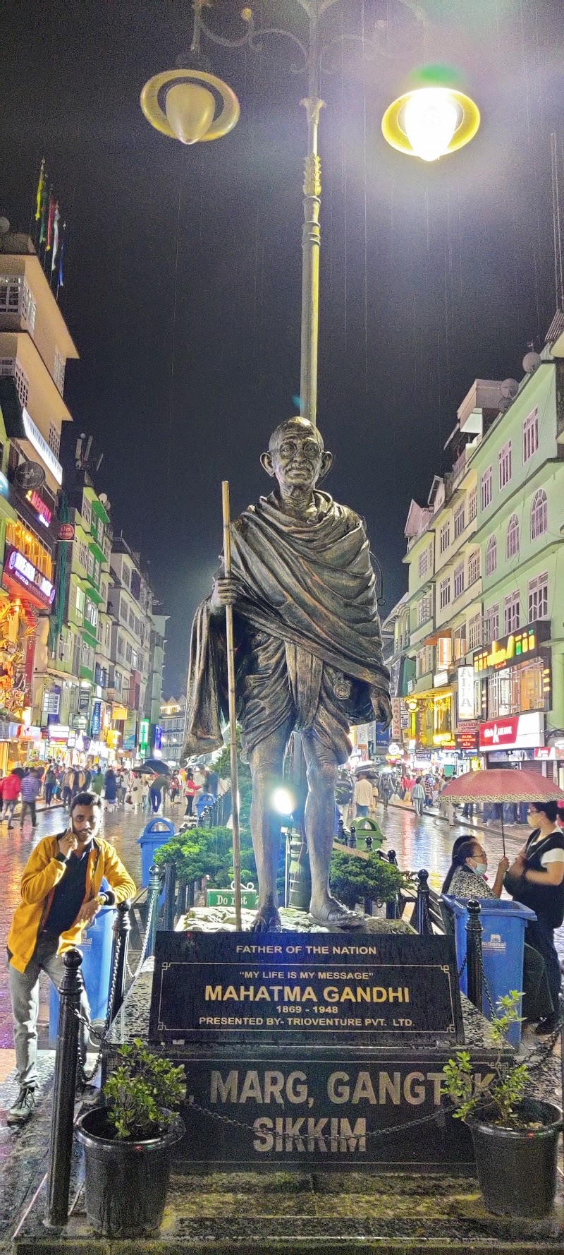 Mahatma Gandhi Statue