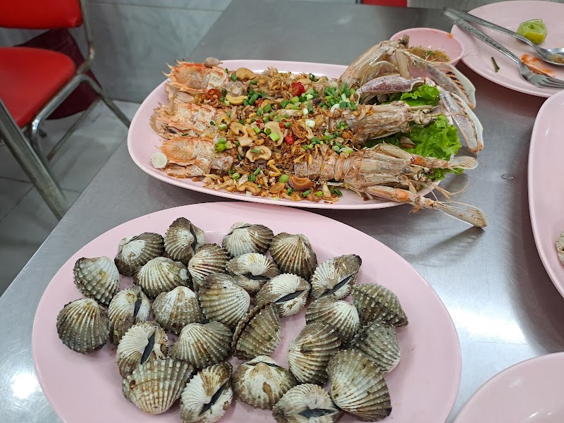 Lek Seafood - Lek Seafood Phadung Dao Rd, Khwaeng Samphanthawong, Khet Samphanthawong, Krung Thep Maha Nakhon 10100, Thailand