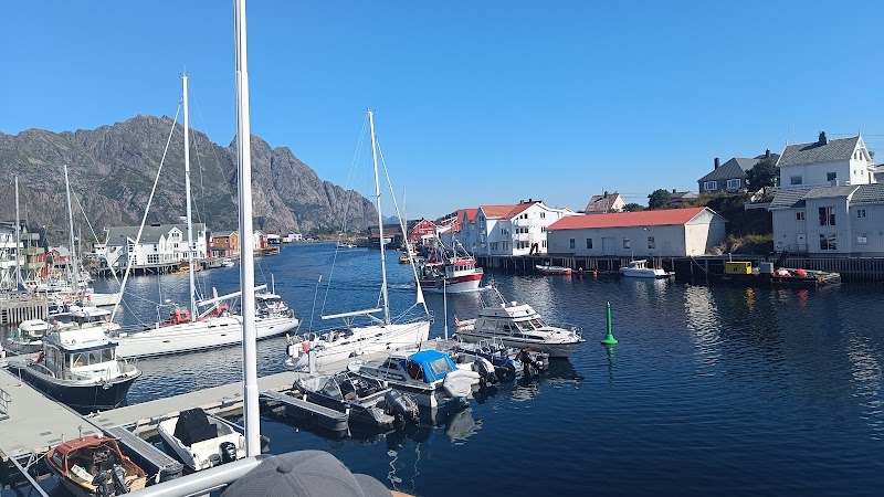 Lofoten Opplevelser - Lofoten Opplevelser Dreyers gate 15, 8312 Henningsvær, Norway