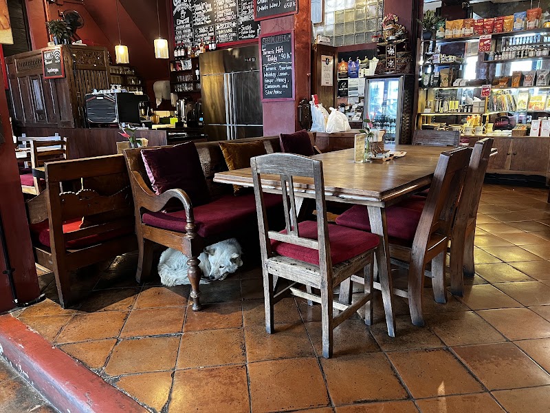 KAFE - KAFE, Jl. Hanoman No.44B, Ubud, Kecamatan Ubud, Kabupaten Gianyar, Bali 80571, Indonesia