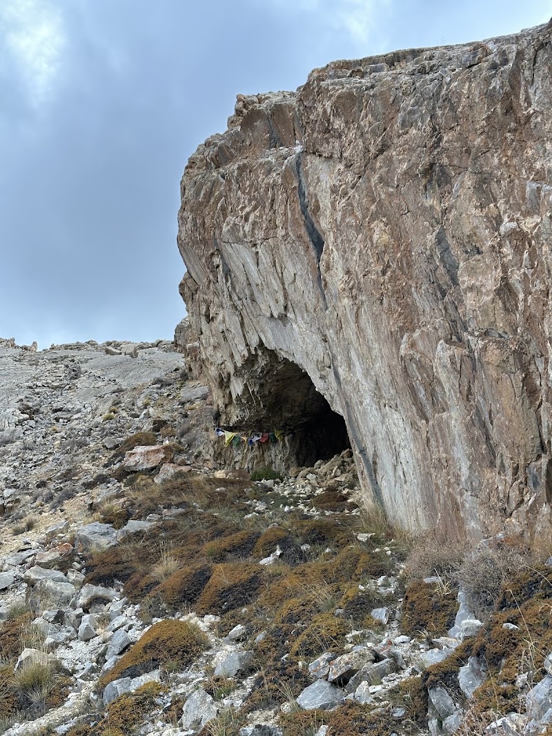 Chicham cave (Shimo Khapden) - Chicham cave (Shimo Khapden), 8XCM+67P, Chicham Khas, Himachal Pradesh 172114, India