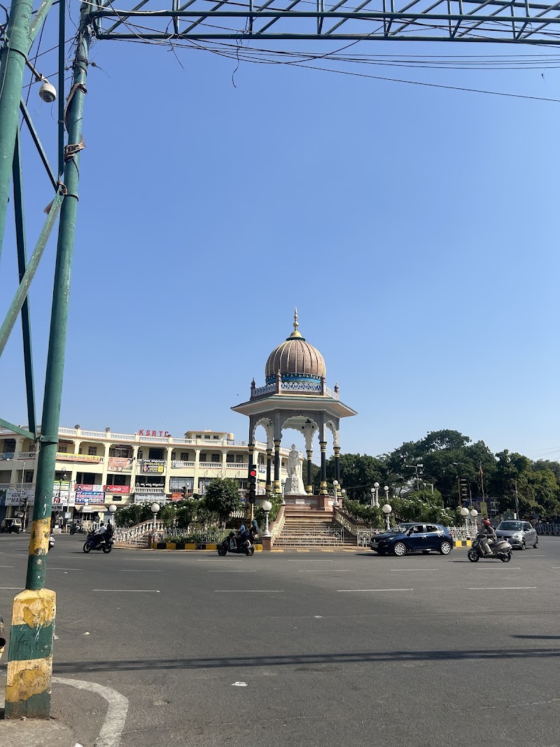 Mysore Bus Stand - Mysore Bus Stand, 8M75+9GM, Lashkar Mohalla, Mandi Mohalla, Mysuru, Karnataka 570001, India