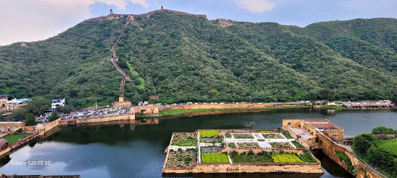 Great Wall Of Amer - Great Wall Of Amer XVM4+RJV, in front of amber fort, Amer, Jaipur, Rajasthan 302028, India