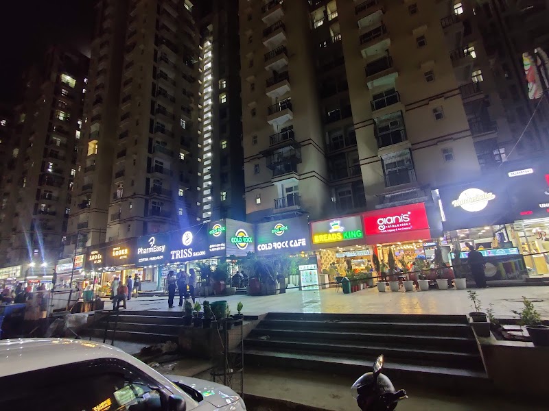 Noida sector 76 Market - Noida sector 76 Market H98J+JMH, Amrapali Princely Estate, Sector 76, Noida, Uttar Pradesh 201316, India