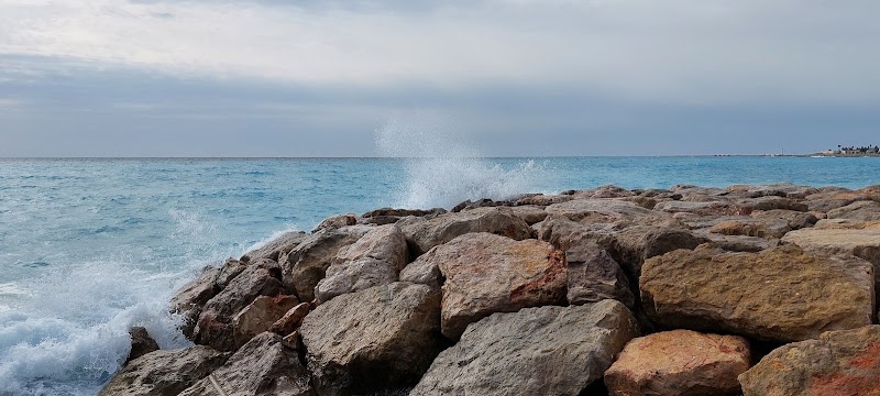 Plage de Ste Hélène - Plage de Ste Hélène 243 Prom. des Anglais, 06200 Nice, France