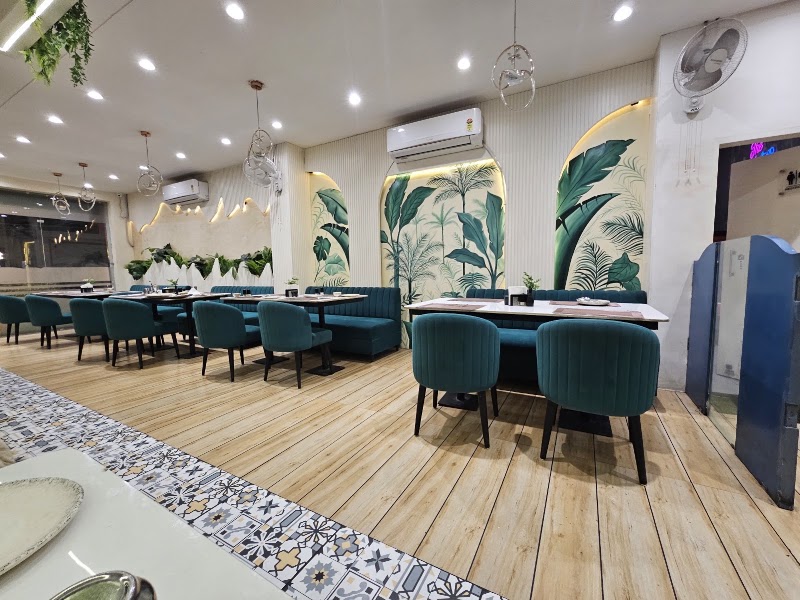 Naveen's Bapu Ki Kutia, Ujjain - Naveen's Bapu Ki Kutia, Ujjain Cosmos Mall Rd, opp. Lenskart, Nanakheda, Mahakal Vanijya, Ujjain, Madhya Pradesh 456010, India