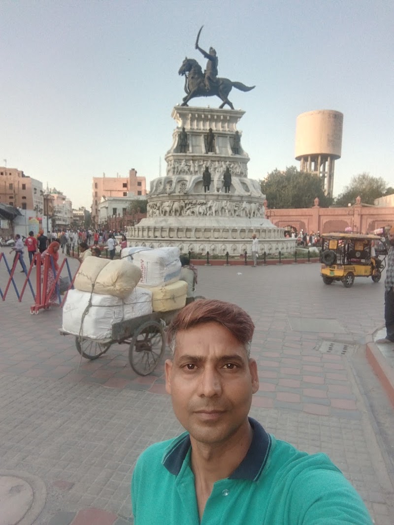 Near - Near, Golden Temple Rd, Katra Ahluwalia, Amritsar, Amritsar Cantt., Punjab 143006, India