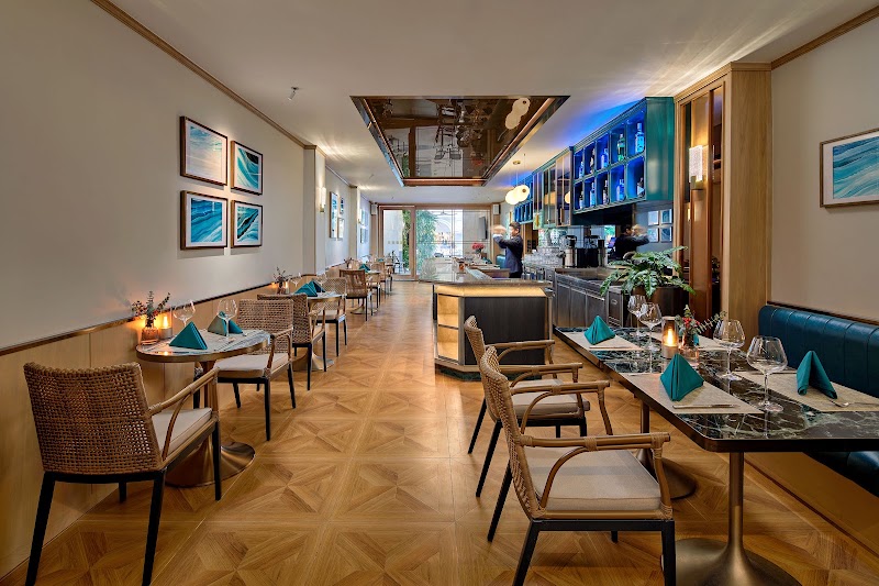 La Siesta Premium Lakeside - La Siesta Premium Lakeside No. 4-6 P. Bà Triệu, St, Cửa Nam, Hà Nội, Vietnam