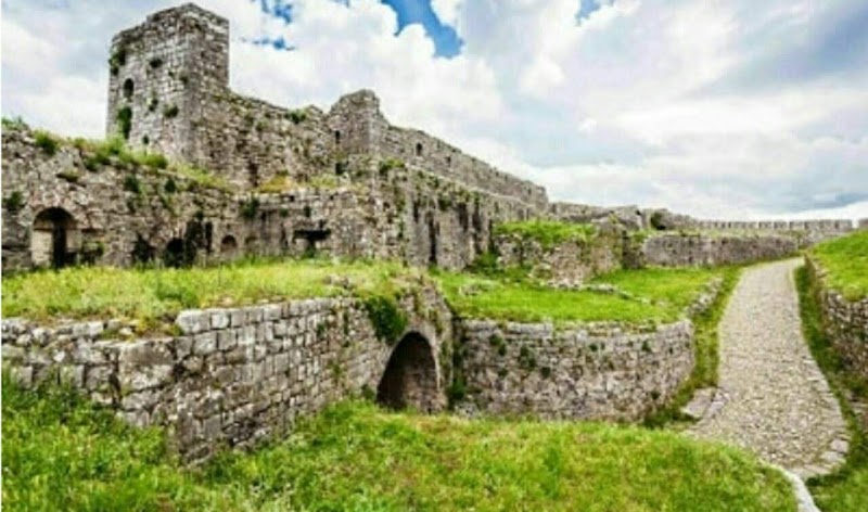 Rozafa Castle - Rozafa Castle, 2FWV+HCH, Rruga Rozafa, Shkodër, Albania