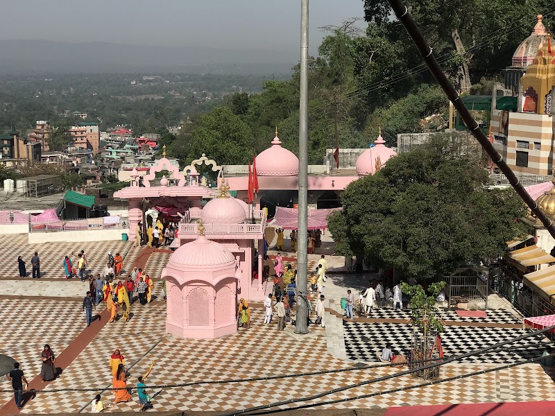Shri Jwalamukhi Mata Shaktipeeth - Shri Jwalamukhi Mata Shaktipeeth 1005, Jawala Ji Temple Rd, Kohala, Jawalamukhi, Himachal Pradesh 176031, India