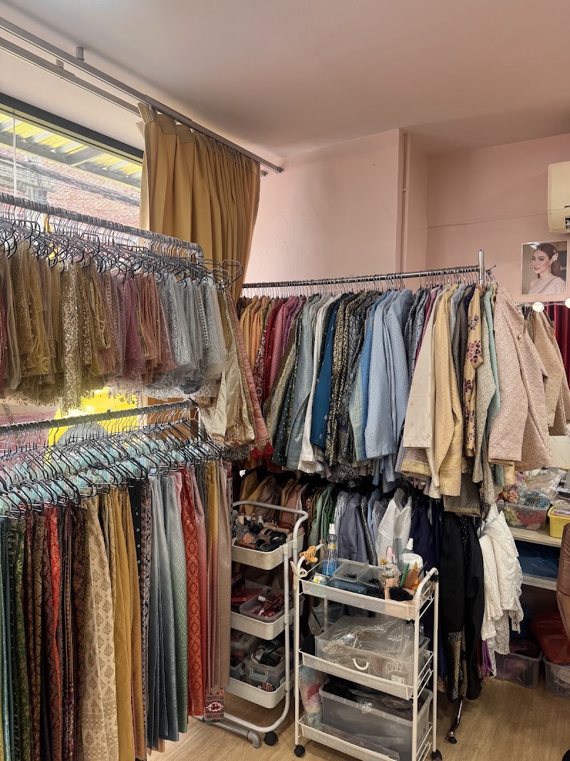 Bestie Thai Costume Rental Boutique - Bestie Thai Costume Rental Boutique, 199 Thanon Wang Doem, Khwaeng Wat Arun, Khet Bangkok Yai, Krung Thep Maha Nakhon 10600, Thailand