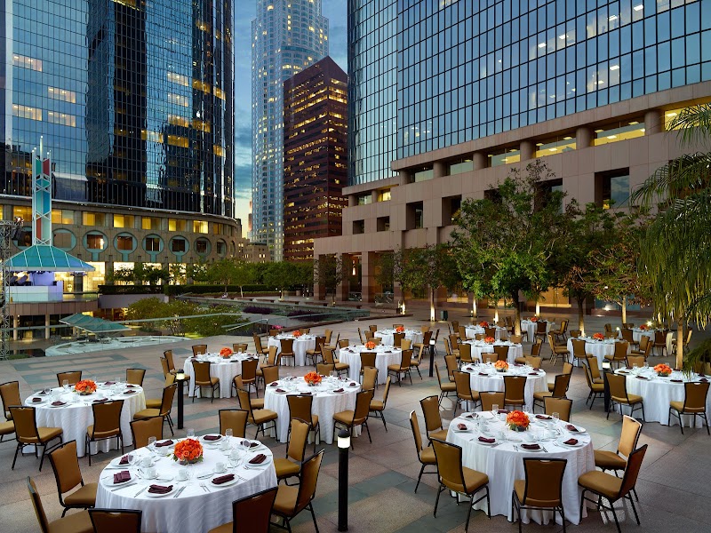Omni Los Angeles Hotel at California Plaza - Omni Los Angeles Hotel at California Plaza 251 S Olive St, Los Angeles, CA 90012, USA