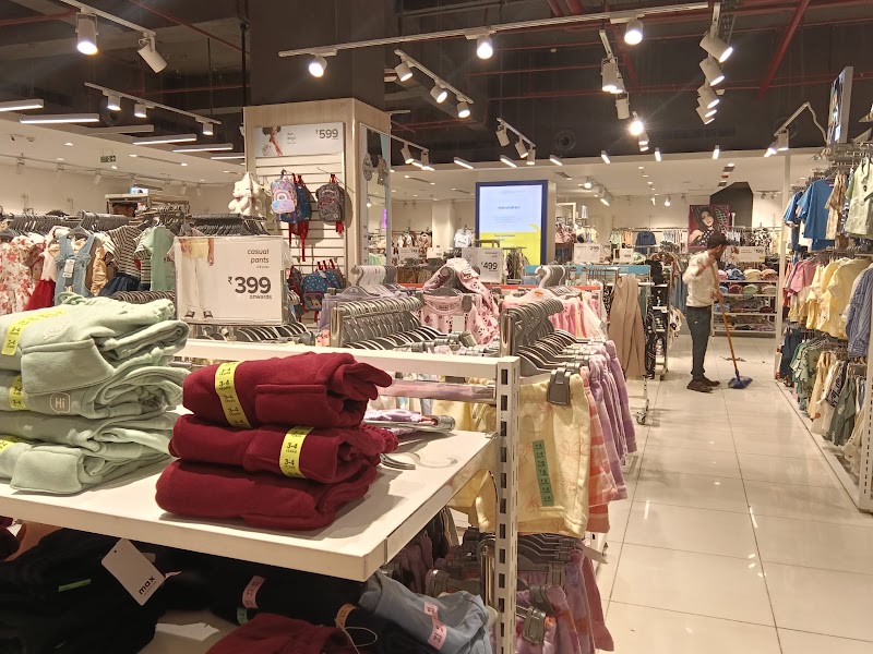 Max - Max Lower GF, Phase 1, Spectrum Mall, Metro Station, Sector 75 Rd, Nr, Sector 50, Noida, Uttar Pradesh 201316, India
