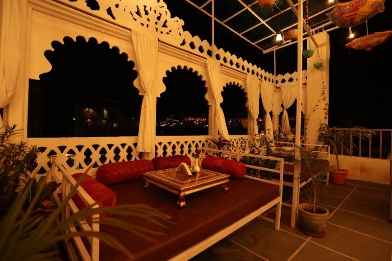 South Grills Rooftop Restaurant - South Grills Rooftop Restaurant 16, Bajarang Marg, Ghat Road, Outside Chandpole, Ambrai, Ambamata, Udaipur, Rajasthan 313004, India
