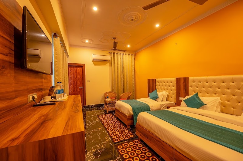 Hotel Rishikesh Grand - Hotel Rishikesh Grand 48JF+PGH, Badrinath Marg, Tapovan, Rishikesh, Uttarakhand 249192, India