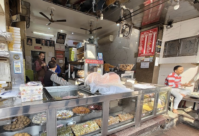 Chaina Ram Sindhi Halwai - Chaina Ram Sindhi Halwai Ground Floor, 6499, Katra Bariyan, near एक्सिस बैंक, Old Delhi, Fatehpuri, Chandni Chowk, Delhi, 110006, India