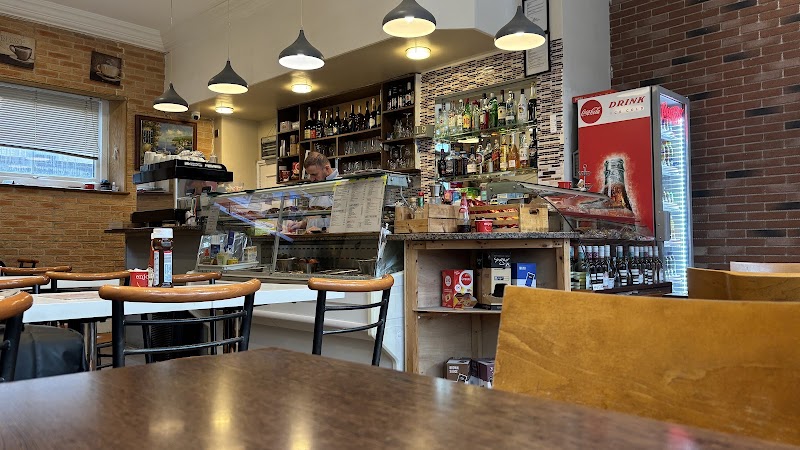 La Tazza Cafe - La Tazza Cafe 143 Praed St, Tyburnia, London W2 1RL, UK