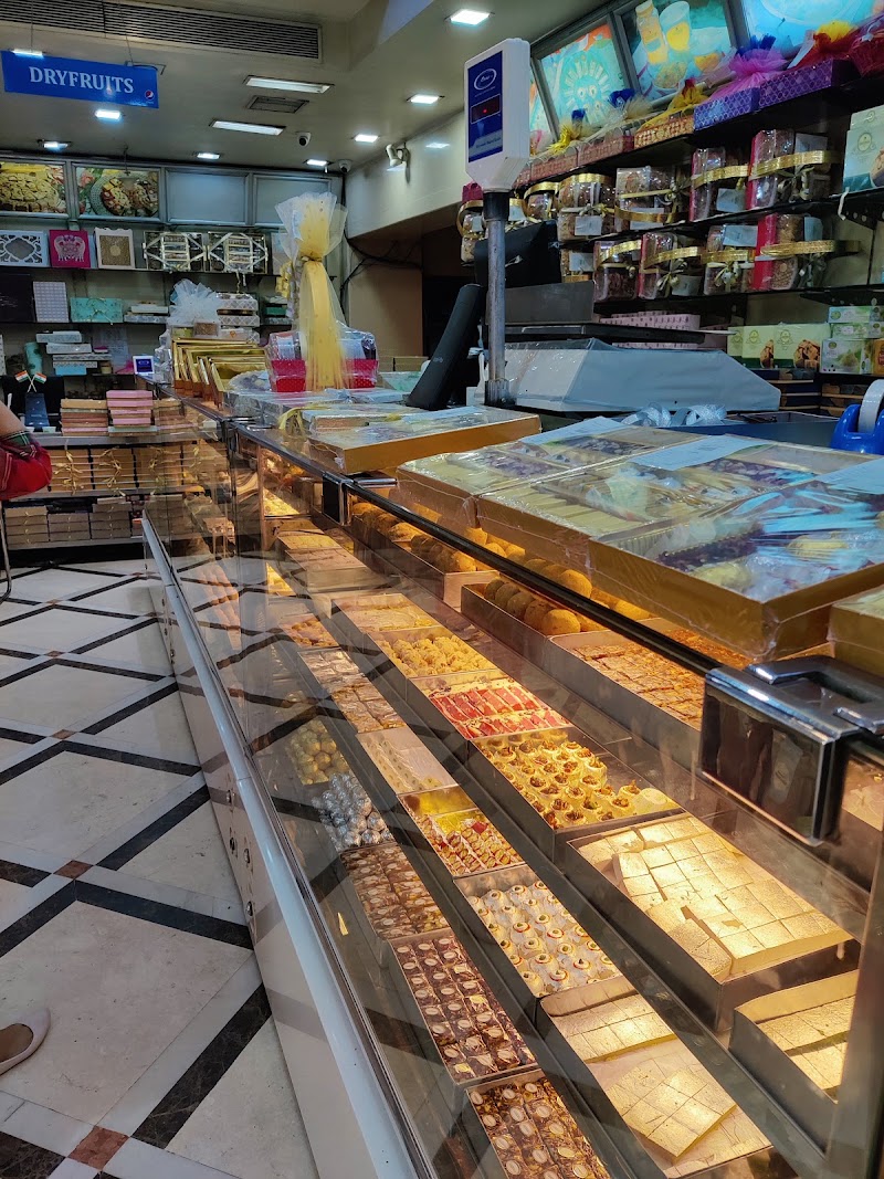 EVERGREEN SWEET HOUSE - EVERGREEN SWEET HOUSE, S-29 - 30, MARKET, Block S, Green Park, New Delhi, Delhi 110016, India