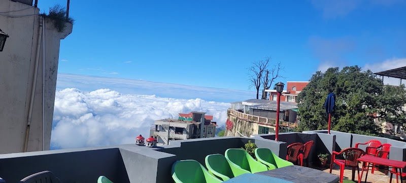 Riversun Hotel Mall Road - Riversun Hotel Mall Road Kalsia Estate, Mall Rd, The Mall Road, Mussoorie, Uttarakhand 248179, India