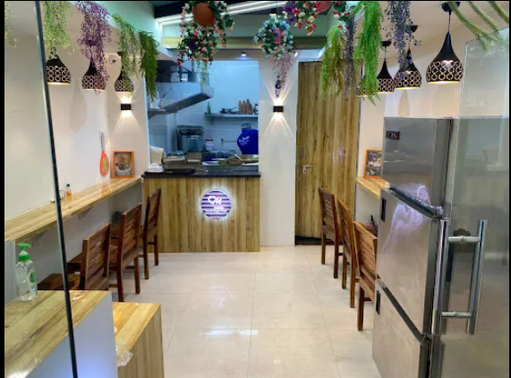 Om Chole Bhature Delhi Wale - Om Chole Bhature Delhi Wale, Shop no. 4, Vyapar Kendra Rd, next to Sai Handloom, Block C, Sushant Lok Phase I, Sector 43, Gurugram, Haryana 122009, India