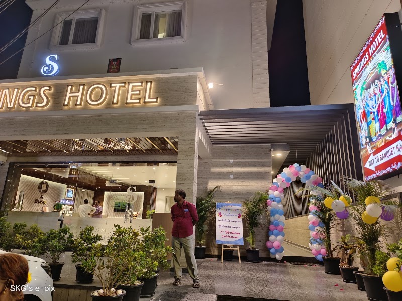 Springs Hotel - Springs Hotel Tiruchanoor Road Near shilparamam Tiruchanur flyover bridge, JC6V+R63 circle, Tiruchanur, Andhra Pradesh 517503, India