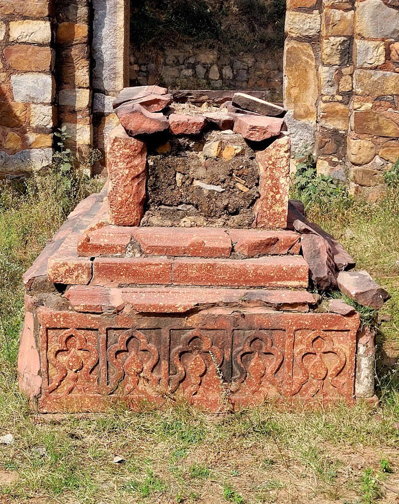 Tomb of Balban - Tomb of Balban, Ladha Sarai, Mehrauli, G59Q+VGG, Christian Colony, Mehrauli, New Delhi, Delhi 110030, India