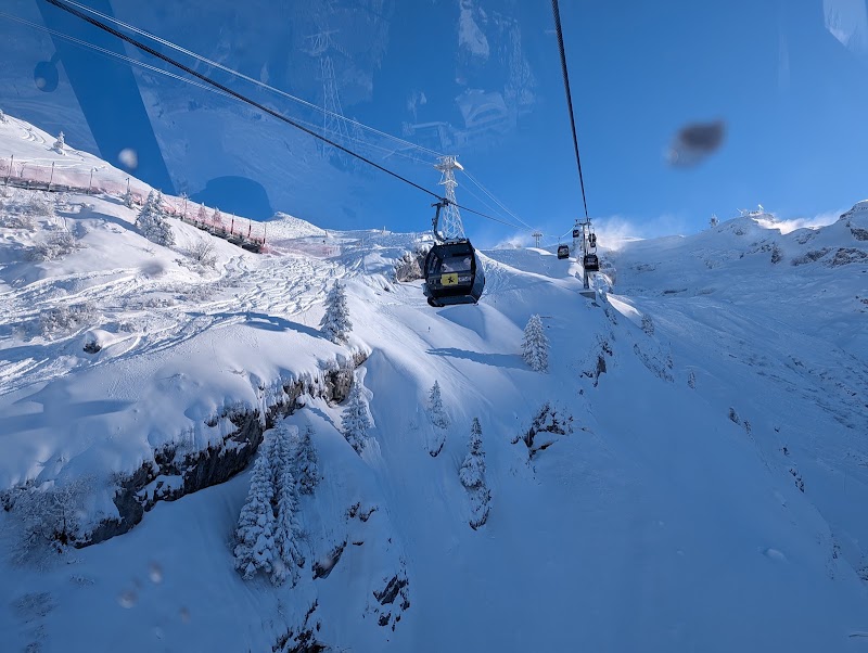 Skigebiet Engelberg-Titlis, Schweiz - Skigebiet Engelberg-Titlis, Schweiz, Talstation: Gerschnistrasse 12, 6390 Engelberg, Switzerland