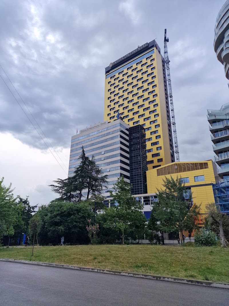 Tirana Central Bus Stop - Tirana Central Bus Stop, Tiranë, Albania