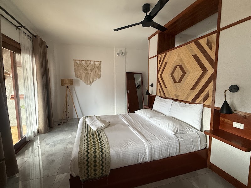 Chief Mau Moalboal Hostel & Cafe - Chief Mau Moalboal Hostel & Cafe Panagsama Beach, Moalboal, 6032 Cebu, Philippines