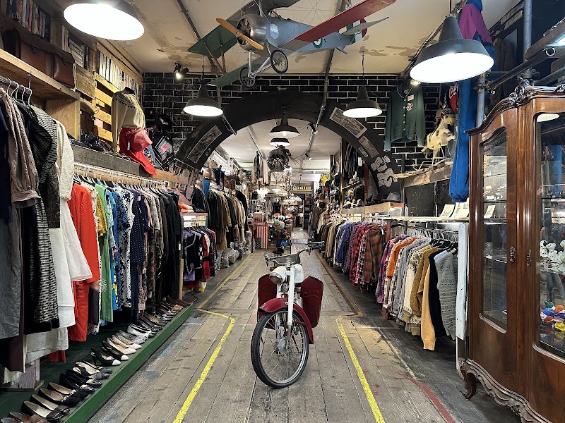 Melrose Vintage Ginori - Melrose Vintage Ginori, Via de' Ginori, 18r, 50123 Firenze FI, Italy