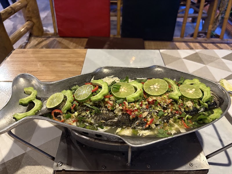 Issan Food - Issan Food 查汶海灘(Chaweng Beach) 4169公路上 Tambon Bo Put, Amphoe Ko Samui, Chang Wat Surat Thani 84320, Thailand