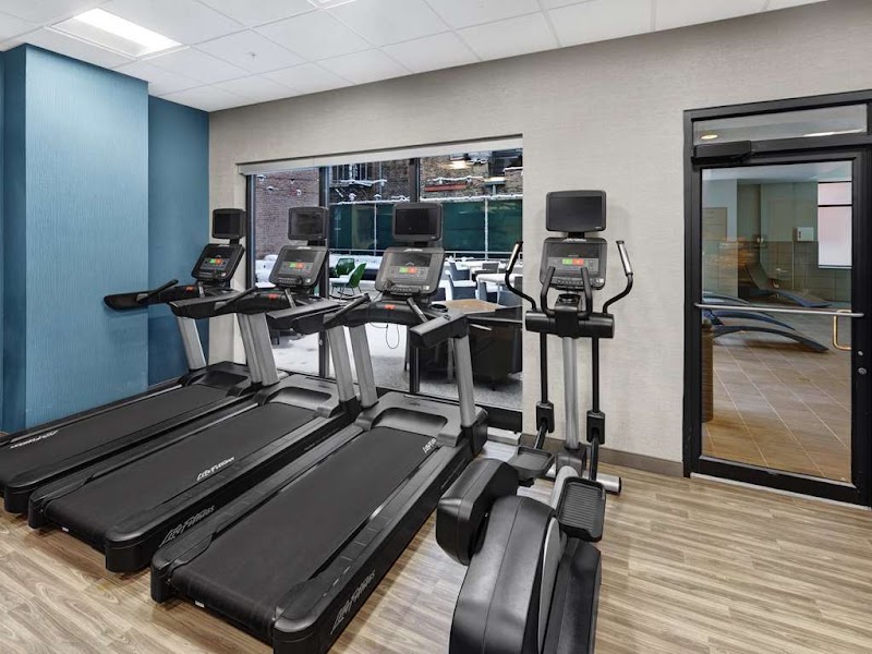 Hampton Inn & Suites Chicago-Downtown - Hampton Inn & Suites Chicago-Downtown, 33 W Illinois St, Chicago, IL 60654, USA