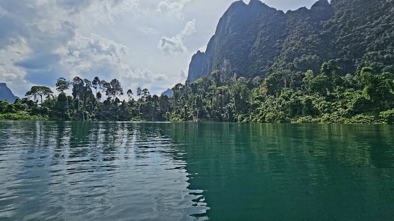 Cheow Lan Lake - Cheow Lan Lake, Khao Phang, Ban Ta Khun District, Surat Thani 84230, Thailand