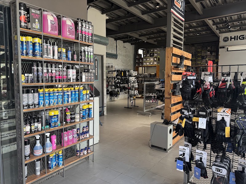 Motoblazer Motorcycle Riding Gear store - Motoblazer Motorcycle Riding Gear store 1597, 20th Main Rd, Agara Village, 1st Sector, HSR Layout, Bengaluru, Karnataka 560102, India