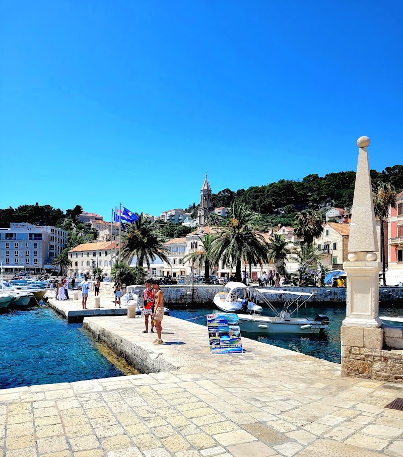 Blue Hvar Boat - private speedboat tours - Blue Hvar Boat - private speedboat tours Trg Sv. Stjepana 6, 21450, Hvar, Croatia