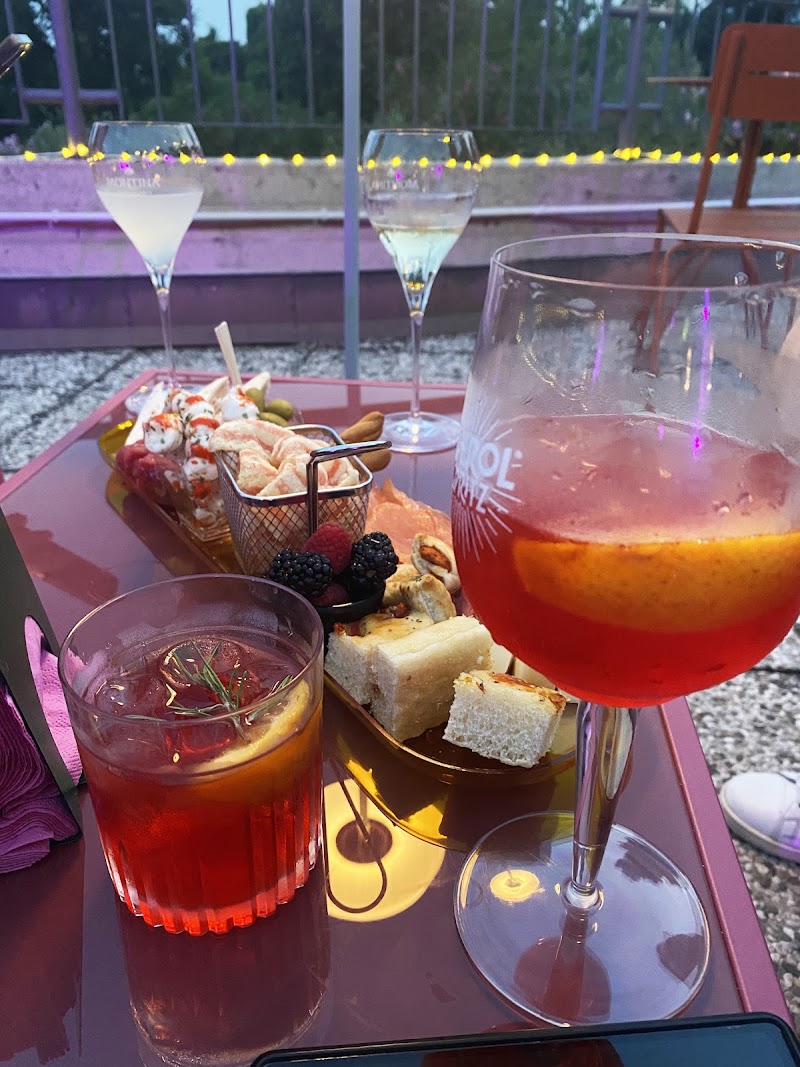 La Madame - La Madame Via Roma, 45, 25083 Gardone Riviera BS, Italy