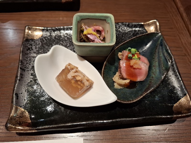 Yonezawa Gyu Oki - Yonezawa Gyu Oki Japan, 〒100-0005 Tokyo, Chiyoda City, Marunouchi, 1-chōme−9−１ 内 黒塀横丁 グランスタ八重北 B1F