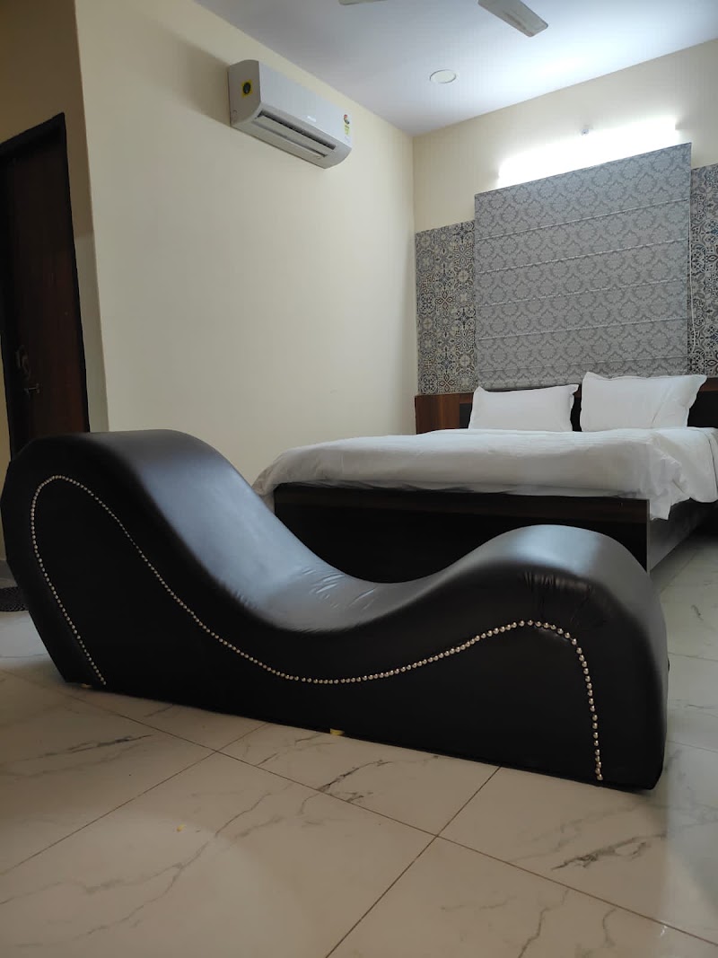 COMFORT IN HOTEL AND RESTAURANT JODHPUR - COMFORT IN HOTEL AND RESTAURANT JODHPUR P.no. 15, Pali Road, opposite India Bulls Mega Mall, near Shatabdi Circle Fly Over Bridge, Adarsh Nagar, Jodhpur, Rajasthan 342001, India