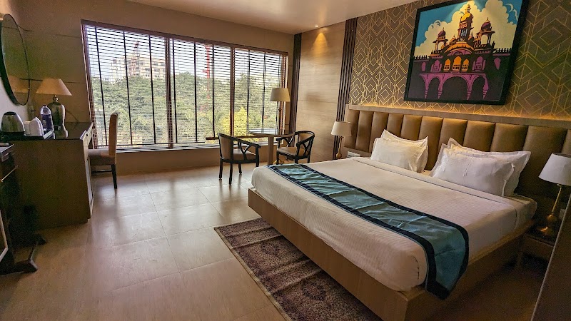 Vatika Premier Hotel - Vatika Premier Hotel Bailey Rd, opposite Indian Oil Petrol Pump Rupaspur Thana, Kaliket Nagar, Patna, Bihar 801503, India