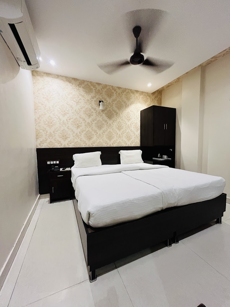 Hotel Park Plaza - Hotel Park Plaza Buddha Vihar Colony, The mall, S-20/53-14, Road, Buddha Bihar colony, Varanasi cantonment, Varanasi, Uttar Pradesh 221002, India