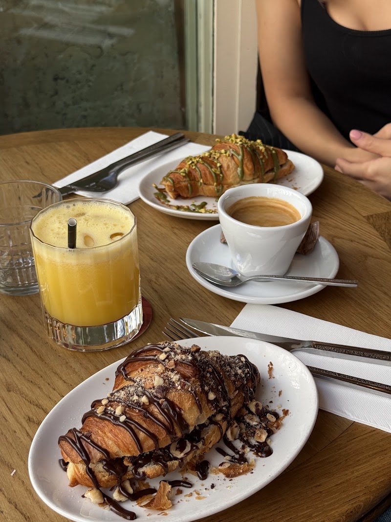 Fragola Marais - Trattoria Italienne & Brunch - Fragola Marais - Trattoria Italienne & Brunch 7 Rue Rambuteau, 75004 Paris, France